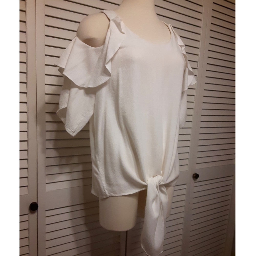Cold Shoulder Linen Umgee Ruffle Sleeves Top - Picture 4 of 9